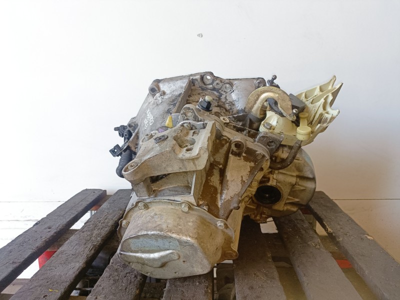 Recambio de caja cambios para citroen c3 9hx referencia OEM IAM 20DM84  