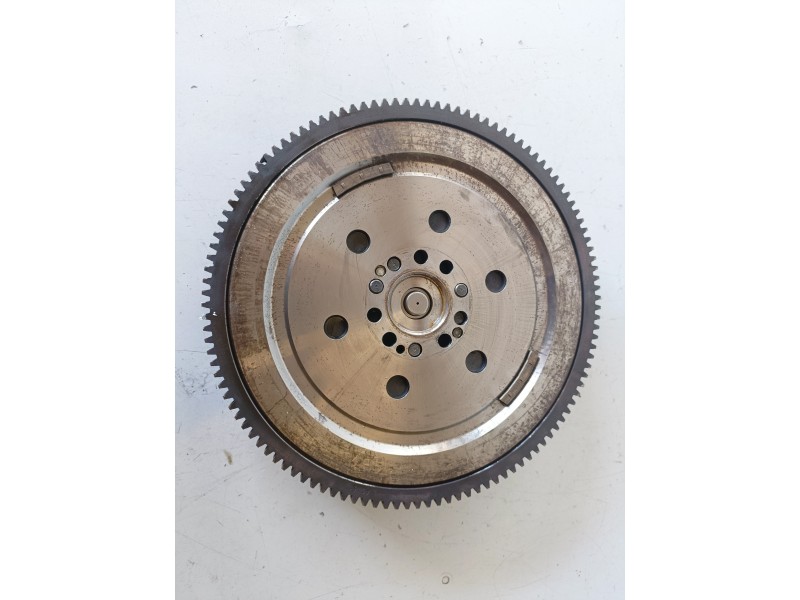 Recambio de volante motor para audi a4 avant (8e) asb referencia OEM IAM   