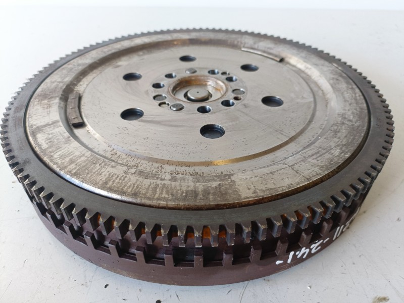 Recambio de volante motor para audi a4 avant (8e) asb referencia OEM IAM   