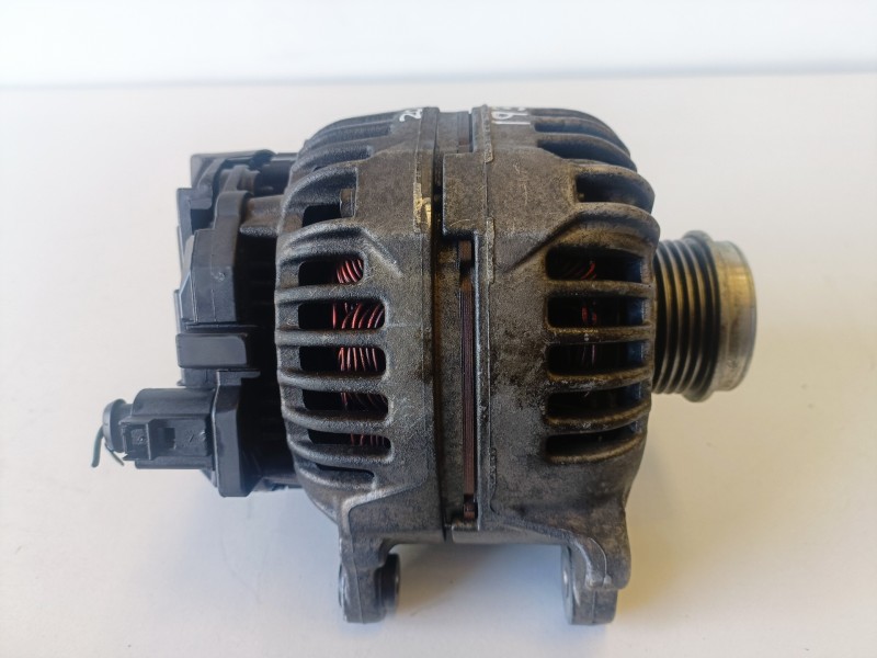 Recambio de alternador para volkswagen passat berlina (3b3) avf referencia OEM IAM 06F903023F  