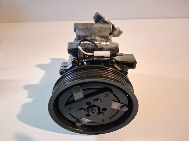 Recambio de compresor aire acondicionado para renault kangoo i (f/kc0) k9k704 referencia OEM IAM 8200315744  