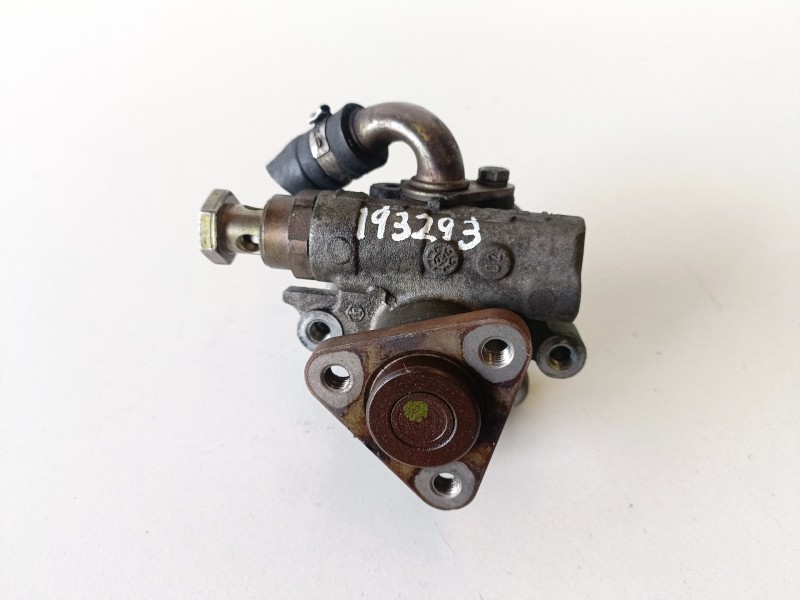 Recambio de bomba direccion para volkswagen passat berlina (3b3) avf referencia OEM IAM 8D0145177Q  