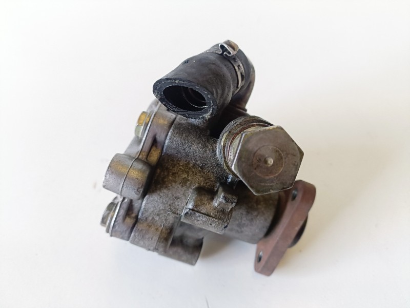 Recambio de bomba direccion para volkswagen passat berlina (3b3) avf referencia OEM IAM 8D0145177Q  