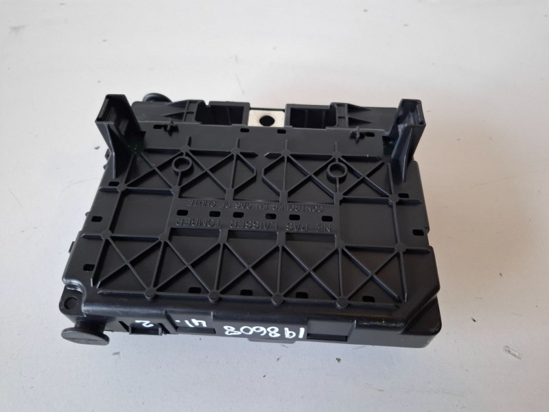 Recambio de caja reles / fusibles para citroen c3 8hz referencia OEM IAM 9650663880  