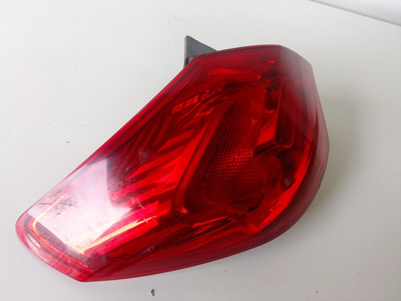 Recambio de piloto trasero izquierdo para opel astra j berlina 5p a13dte referencia OEM IAM   