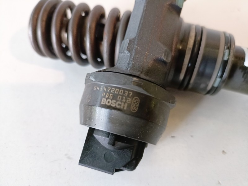Recambio de inyector para seat ibiza (6l1) atd referencia OEM IAM 038130073AJ  