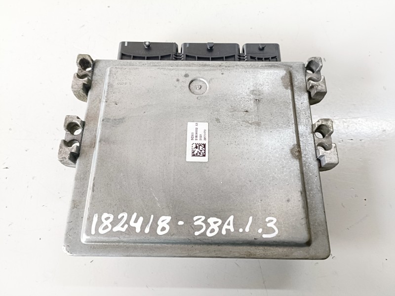 Recambio de centralita motor uce para renault megane iii coupe k9k832 referencia OEM IAM S180067106A  