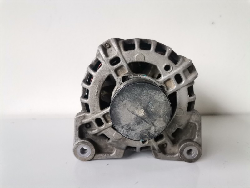 Recambio de alternador para dacia sandero ii h4b400 referencia OEM IAM 231005079R  