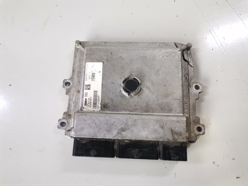 Recambio de centralita motor uce para dacia sandero ii h4b400 referencia OEM IAM 237102806R  