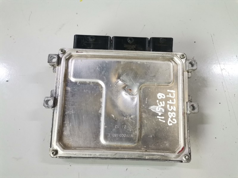 Recambio de centralita motor uce para dacia sandero ii h4b400 referencia OEM IAM 237102806R  