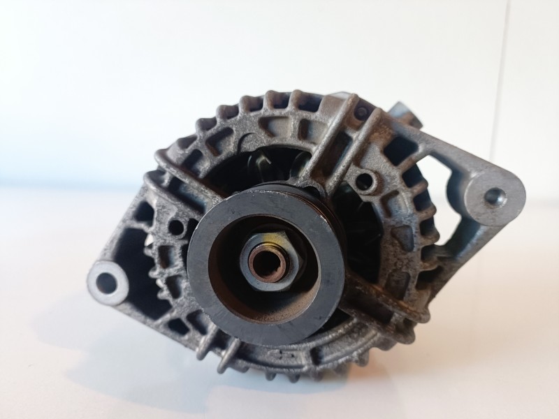 Recambio de alternador para opel astra g coupe z18xe referencia OEM IAM 0124425009  