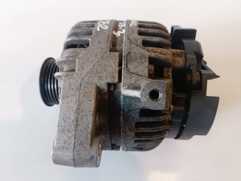 Recambio de alternador para opel astra g coupe z18xe referencia OEM IAM 0124425009  