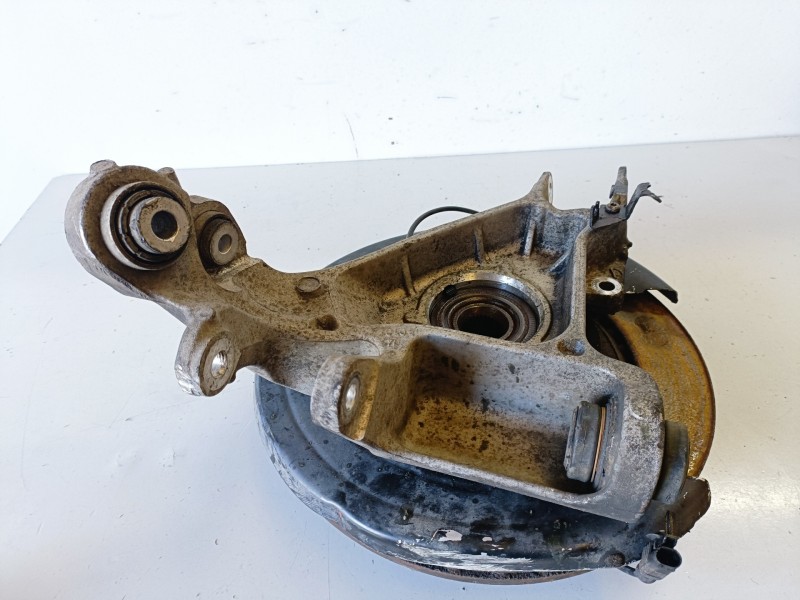 Recambio de mangueta trasera derecha para land rover range rover sport 306dt referencia OEM IAM   