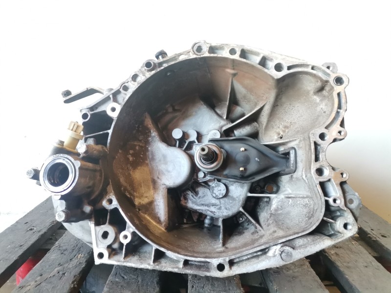 Recambio de caja cambios para peugeot 206 rhy referencia OEM IAM 20DM18  