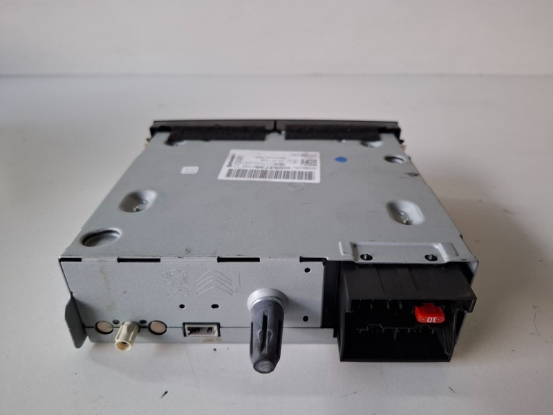 Recambio de sistema audio / radio cd para peugeot 5008 ah01 referencia OEM IAM 98053736XT00  