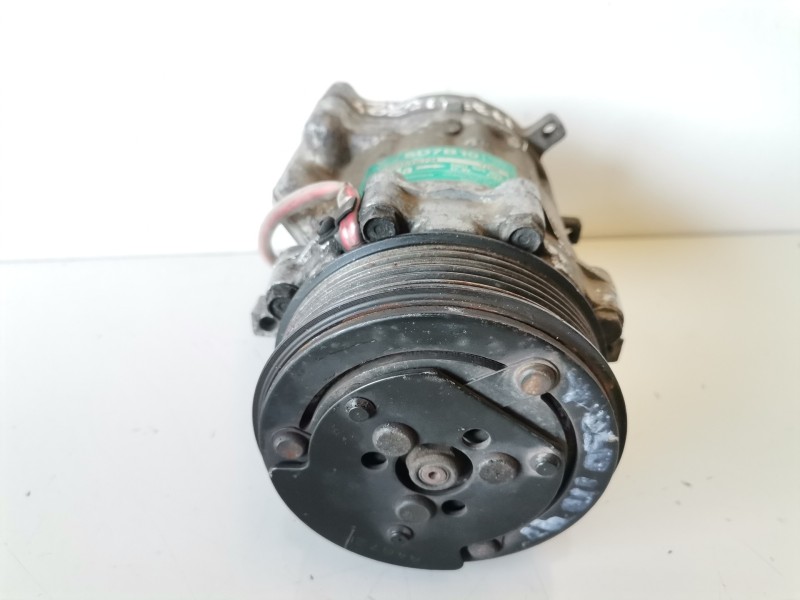 Recambio de compresor aire acondicionado para volkswagen polo iii (6n1) aex referencia OEM IAM 6N0820803A  