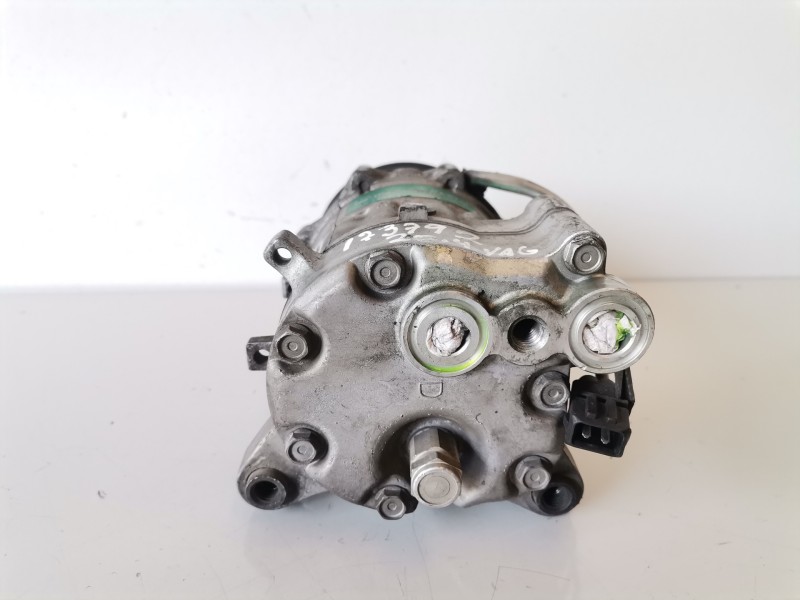 Recambio de compresor aire acondicionado para volkswagen polo iii (6n1) aex referencia OEM IAM 6N0820803A  