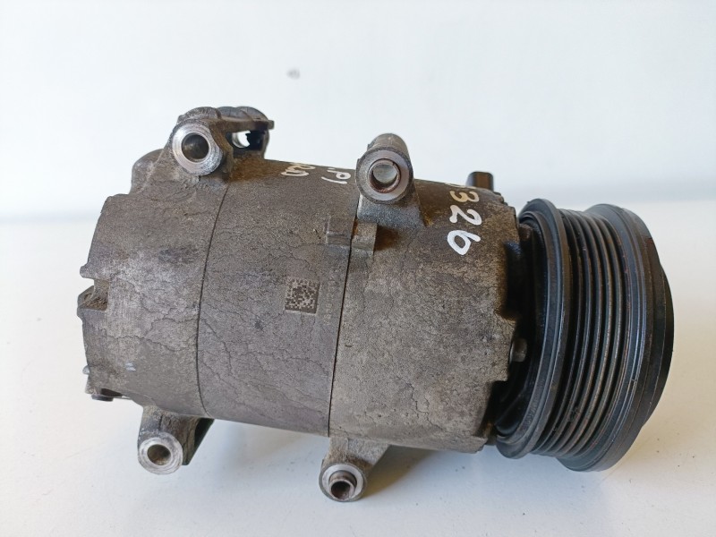 Recambio de compresor aire acondicionado para ford fiesta (cnn) ugjc referencia OEM IAM AV1119D629AC  