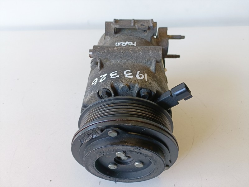 Recambio de compresor aire acondicionado para ford fiesta (cnn) ugjc referencia OEM IAM AV1119D629AC  