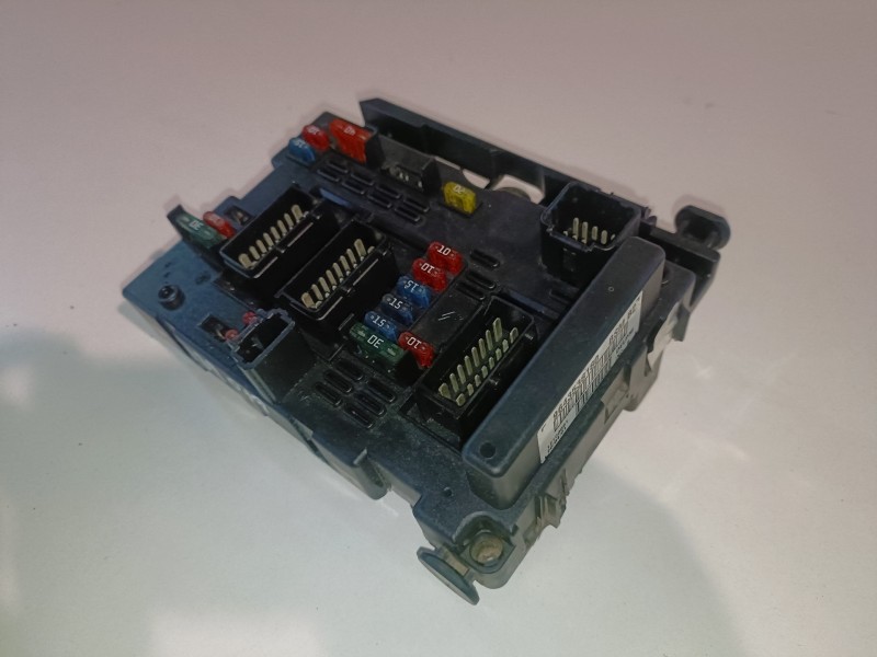 Recambio de caja reles / fusibles para peugeot 307 (s1)(04.2001) nfu referencia OEM IAM 9643538180  