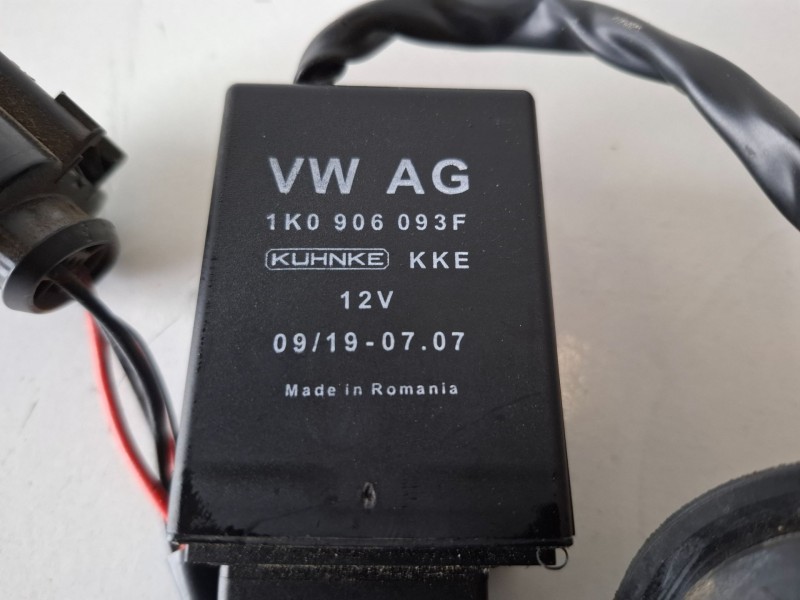 Recambio de rele para volkswagen scirocco (137) cavd referencia OEM IAM 1K0906093F  