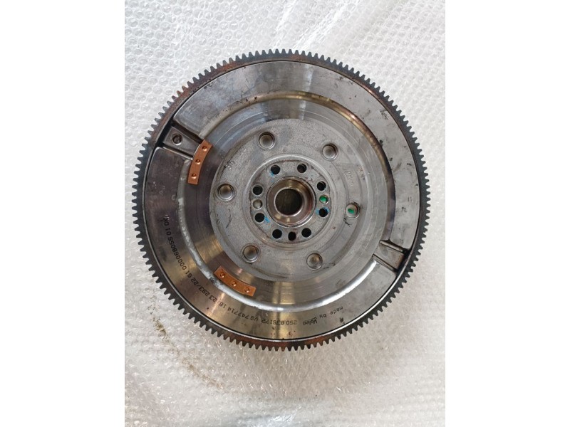 Recambio de kit embrague para peugeot 5008 ah01 referencia OEM IAM   