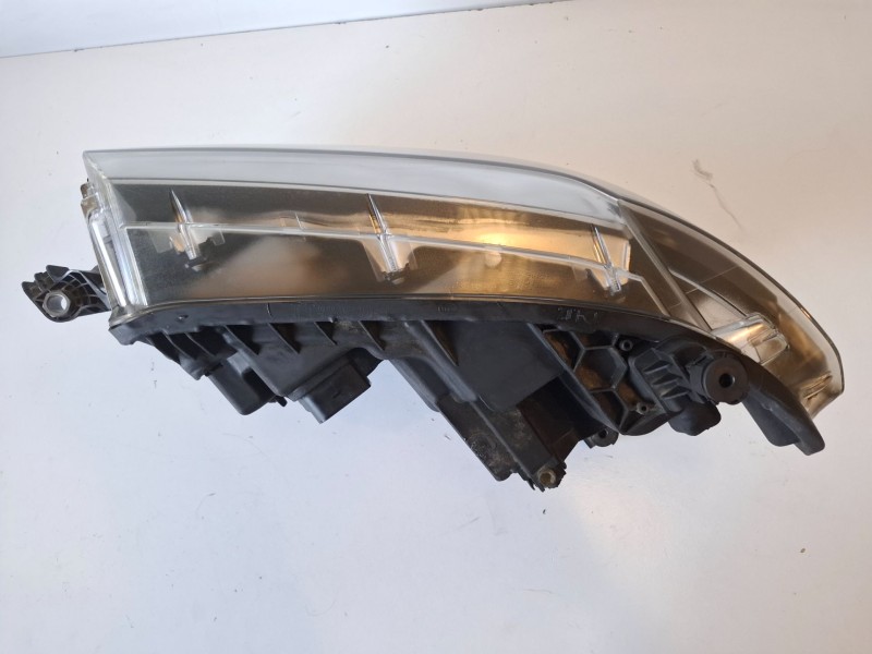 Recambio de faro derecho para volkswagen crafter furgón (sy/sx) dau referencia OEM IAM 7C1941006  