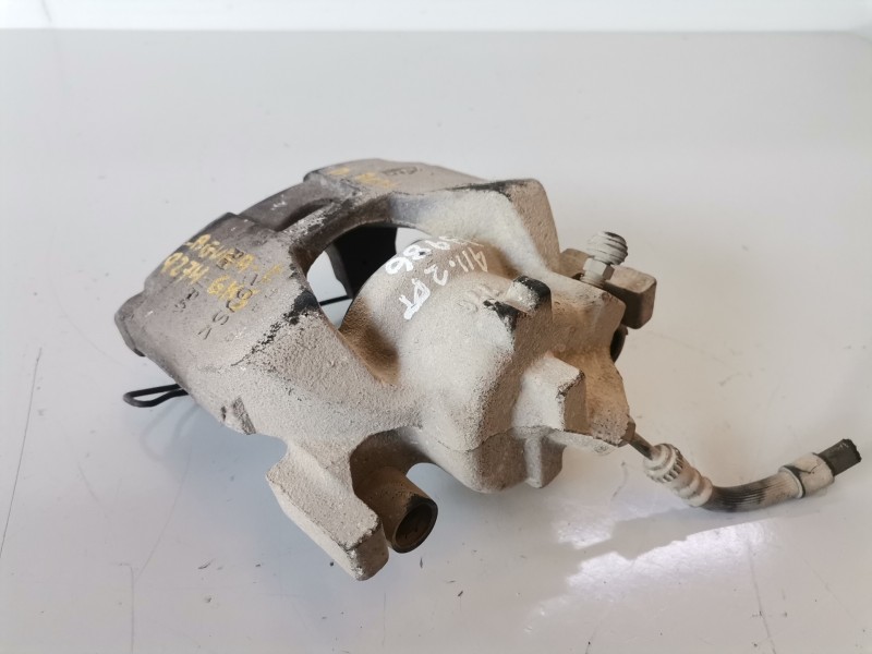 Recambio de pinza de freno delantera derecha para renault laguna ii grandtour (kg0) m9r742 referencia OEM IAM   
