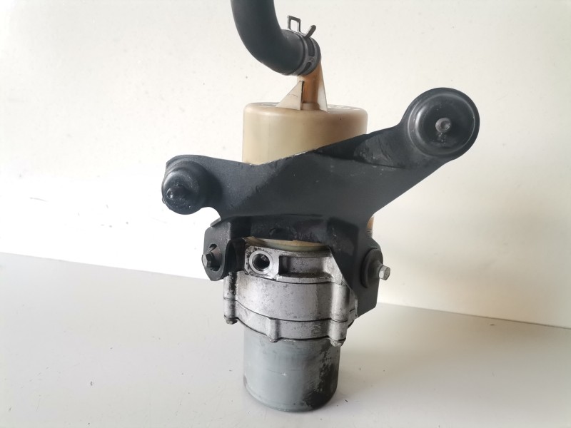 Recambio de bomba direccion para mazda 5 berlina (cr) lf referencia OEM IAM Q3T50375/995151011  