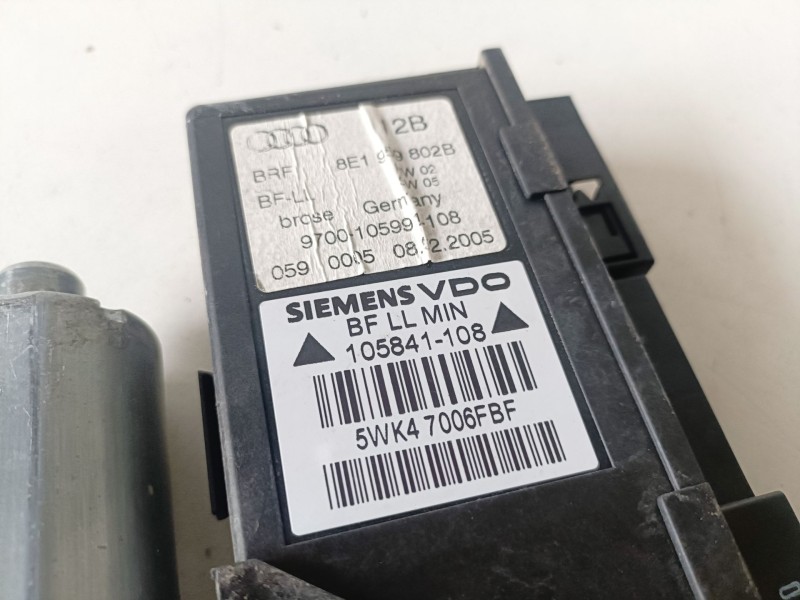 Recambio de motor elevalunas delantero derecho para audi a4 berlina (8e) blb referencia OEM IAM 8E1959802B  