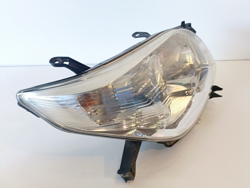 Recambio de faro derecho para toyota land cruiser (j15) 1kdftv referencia OEM IAM   