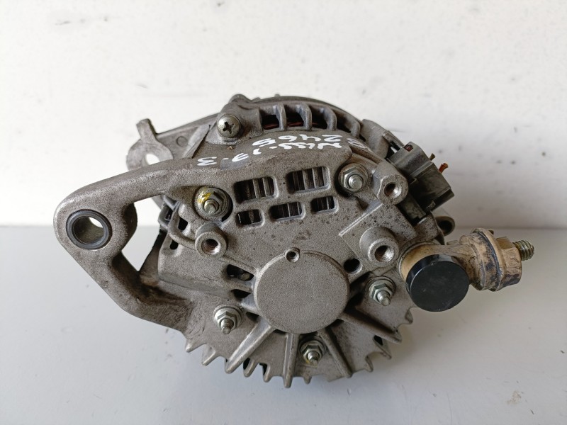 Recambio de alternador para nissan patrol gr (y61) zd30ddti referencia OEM IAM CGB19752  