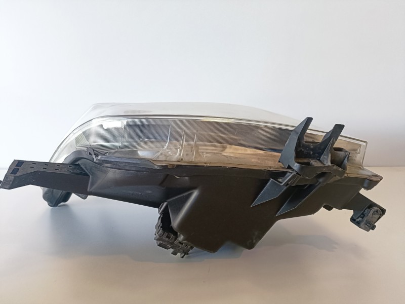 Recambio de faro derecho para toyota land cruiser (j15) 1kdftv referencia OEM IAM   