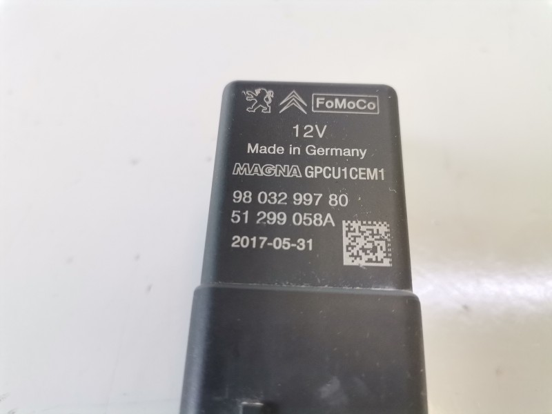 Recambio de caja precalentamiento para citroen berlingo furgón bh02 referencia OEM IAM 9803299780  
