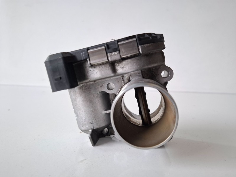 Recambio de caja mariposa para nissan qashqai (j10) m9r832 referencia OEM IAM 8200330810E  