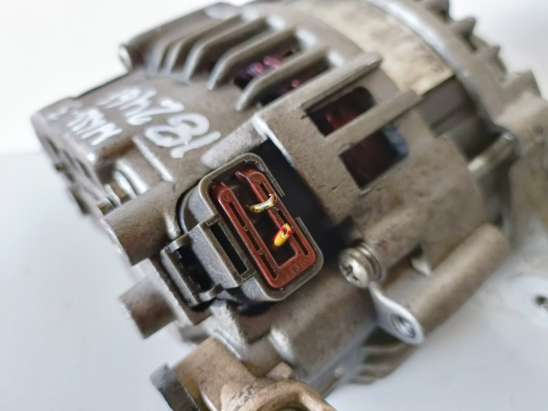 Recambio de alternador para nissan patrol gr (y61) zd30ddti referencia OEM IAM CGB19752  