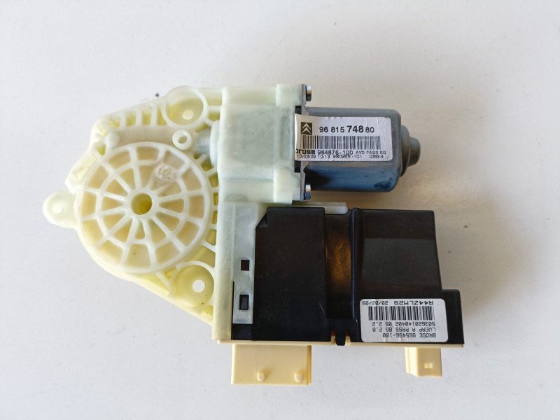 Recambio de motor elevalunas delantero derecho para citroen c4 berlina 9hx referencia OEM IAM 965496100  