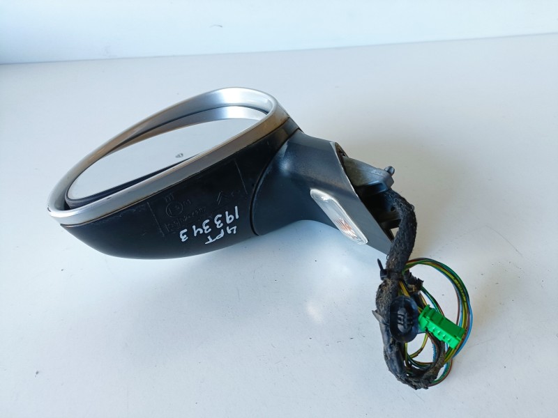 Recambio de retrovisor izquierdo para citroen c4 berlina 9hx referencia OEM IAM 96467083  