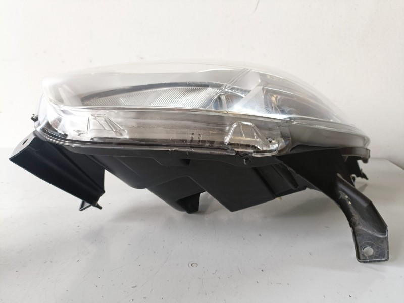 Recambio de faro izquierdo para dacia dokker k9k872 referencia OEM IAM 260607950R  