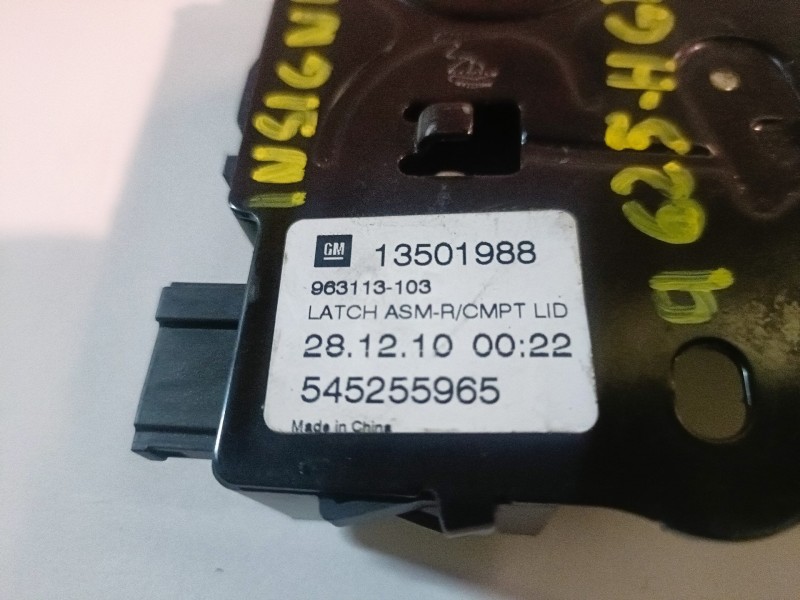 Recambio de cerradura maletero / porton para opel insignia berlina a20dth referencia OEM IAM 13501988  