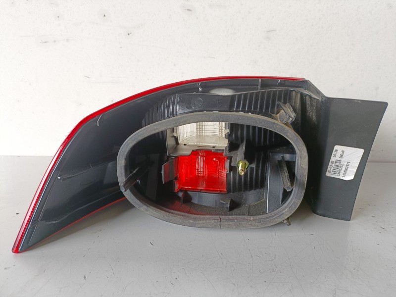 Recambio de piloto trasero derecho para renault laguna ii (bg0) f9q750 referencia OEM IAM 8200002474  