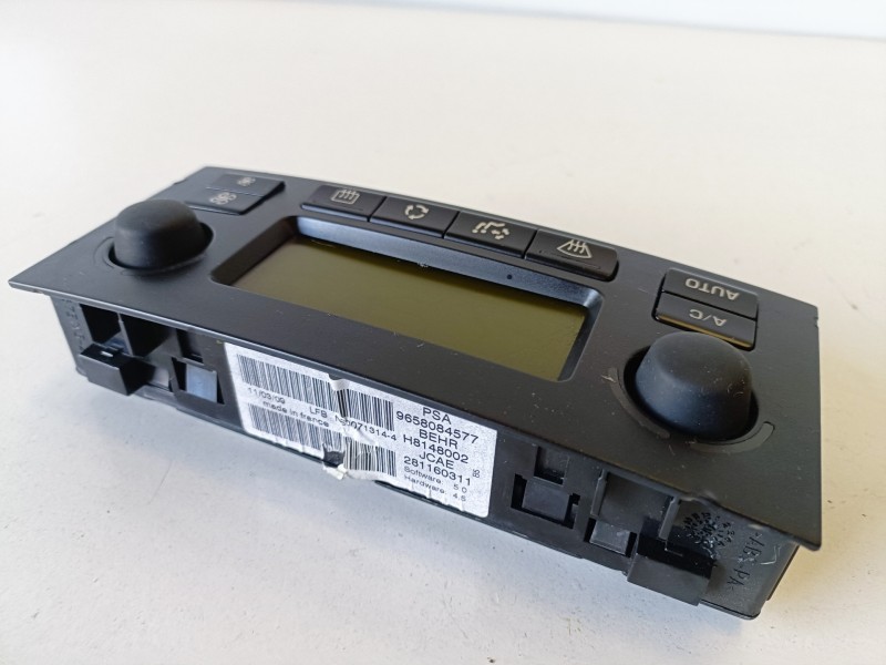 Recambio de mando climatizador para citroen c4 berlina 9hx referencia OEM IAM 9658084577  