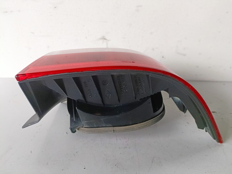 Recambio de piloto trasero derecho para renault laguna ii (bg0) f9q750 referencia OEM IAM 8200002474  
