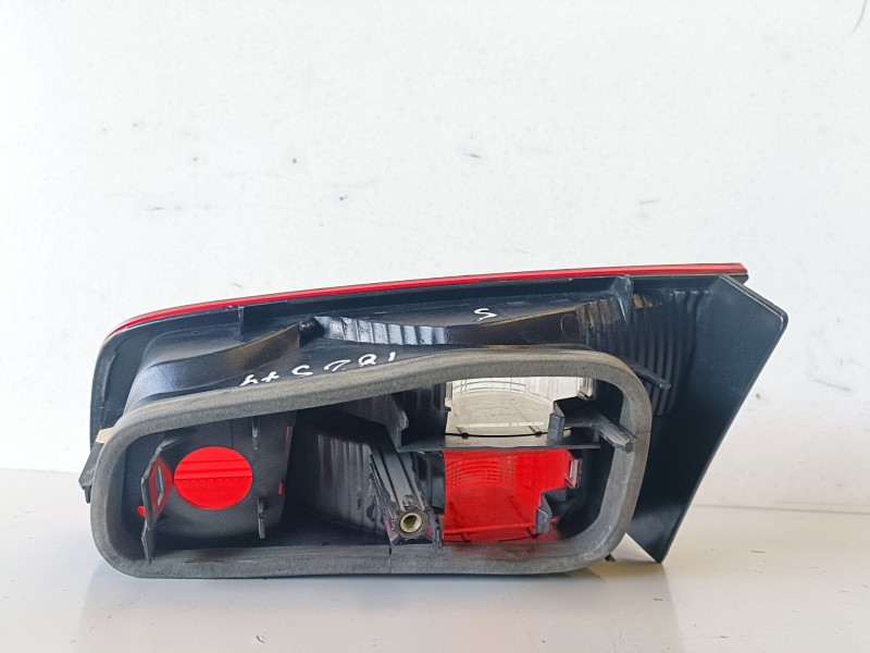 Recambio de piloto trasero izquierdo para renault laguna ii (bg0) f9q750 referencia OEM IAM 8200002475  