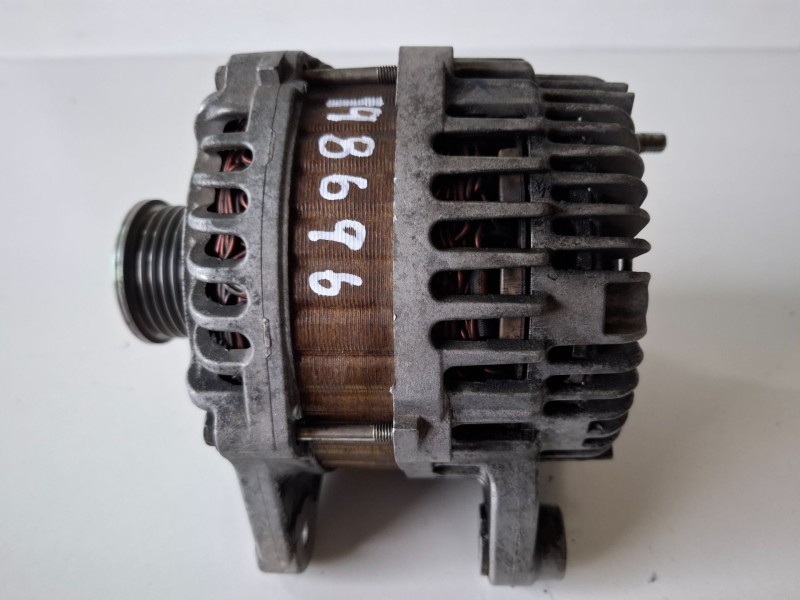 Recambio de alternador para nissan qashqai (j10) m9r832 referencia OEM IAM 23100JD71A  