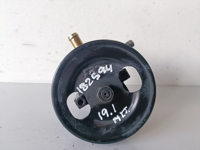 Recambio de bomba direccion para mitsubishi l200 (k70) 4d56 referencia OEM IAM 8114A208  