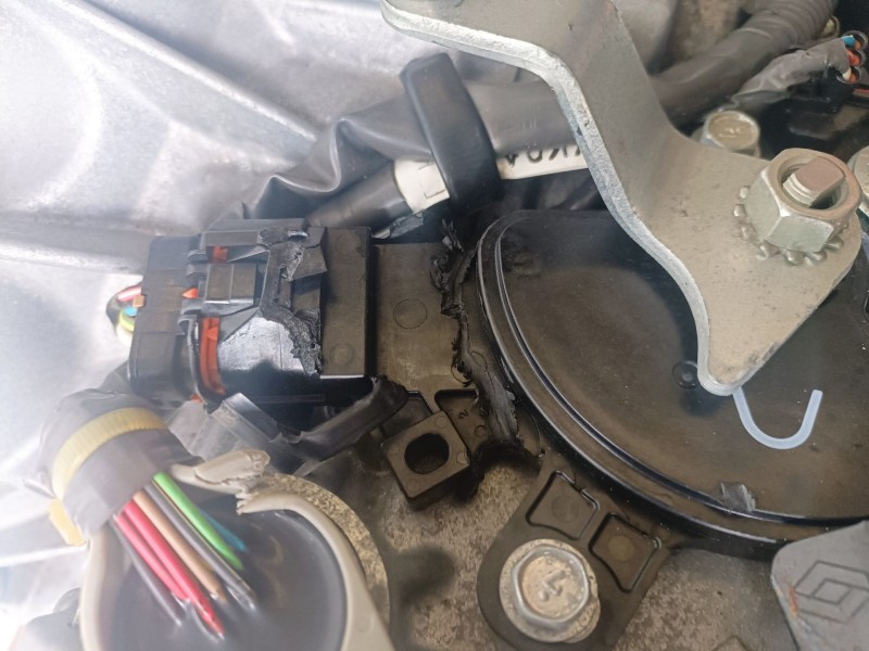 Recambio de caja cambios para renault laguna iii berlina m9r857 referencia OEM IAM AJ0101  