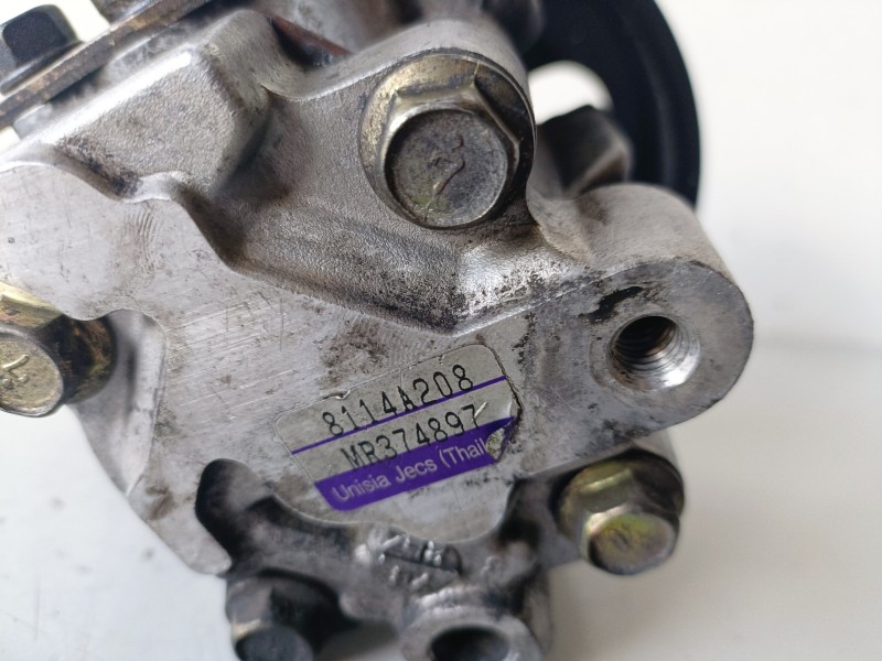 Recambio de bomba direccion para mitsubishi l200 (k70) 4d56 referencia OEM IAM 8114A208  