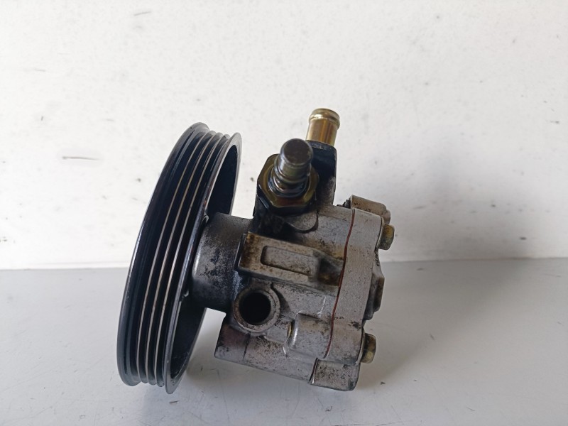 Recambio de bomba direccion para mitsubishi l200 (k70) 4d56 referencia OEM IAM 8114A208  