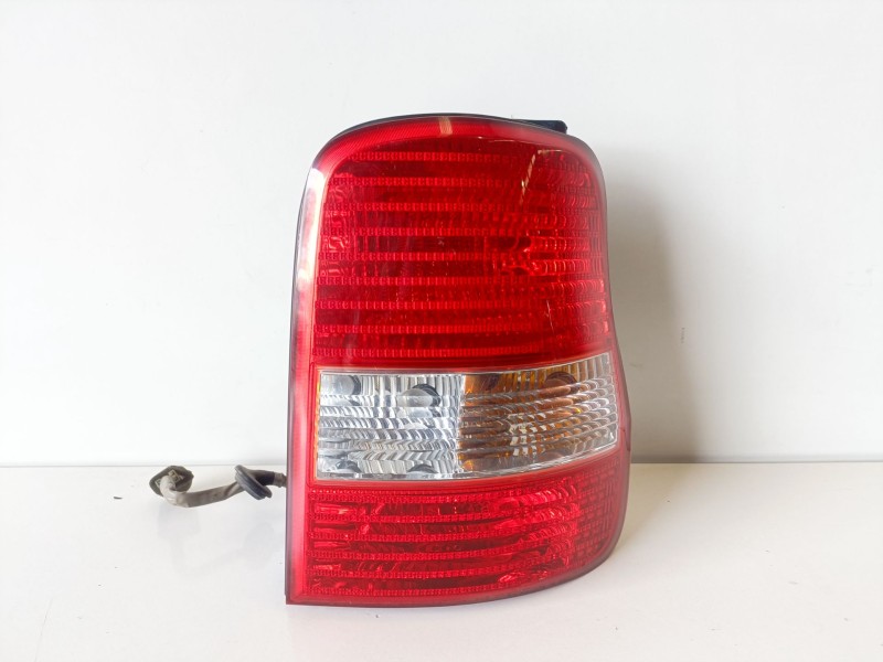 Recambio de piloto trasero derecho para kia carnival ii (fl) j3 referencia OEM IAM   